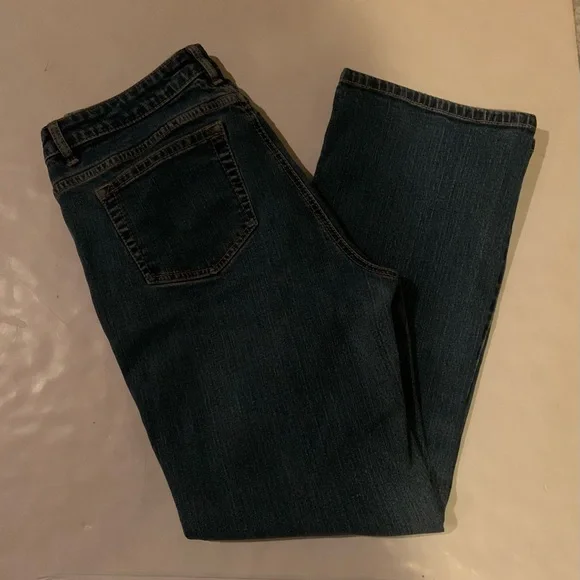 Wrangler Aura Women's Medium Washed Jeans Size 12 Regular Short - Picture 2 of 15